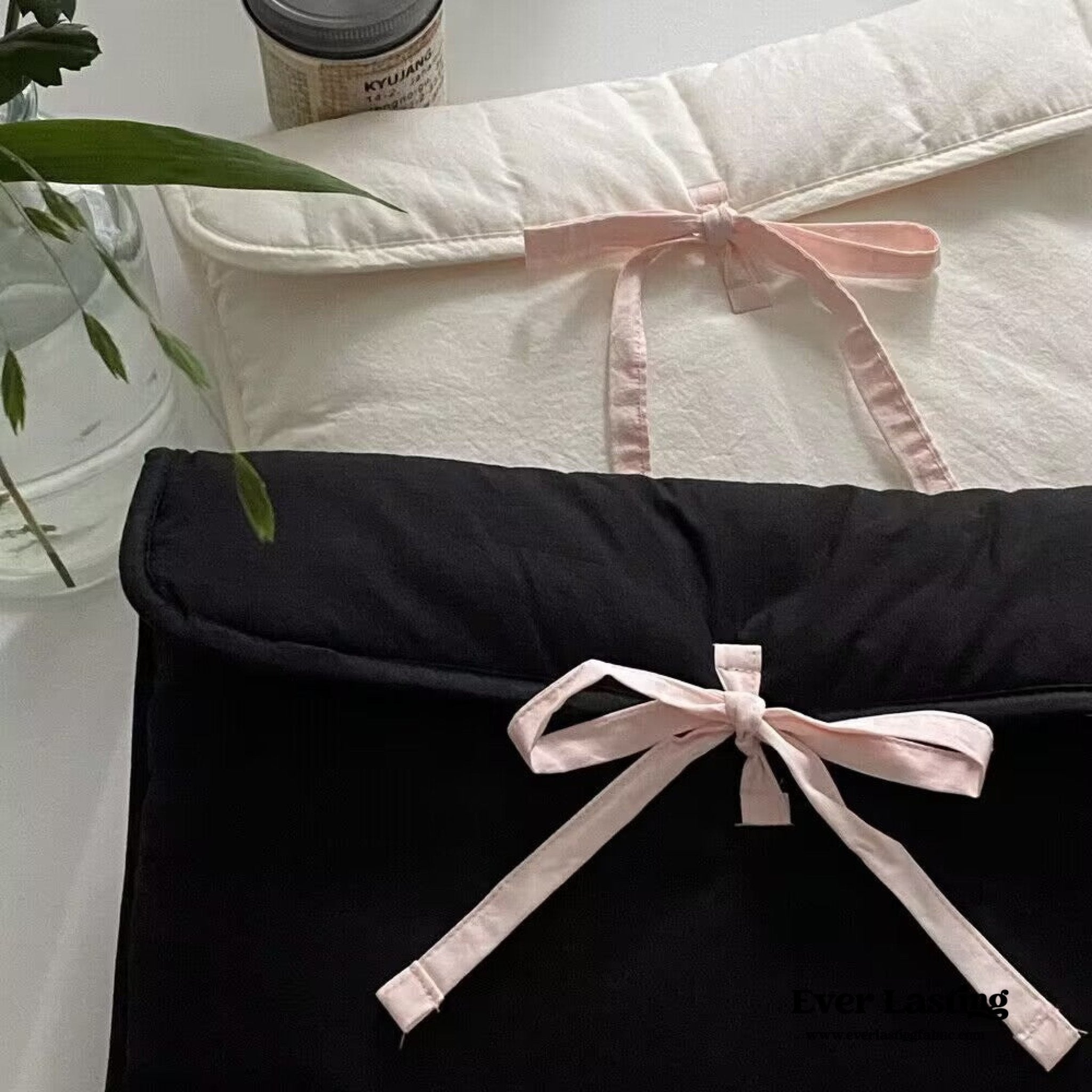 Coquette Laptop Case / Black + Pink - Ever Lasting