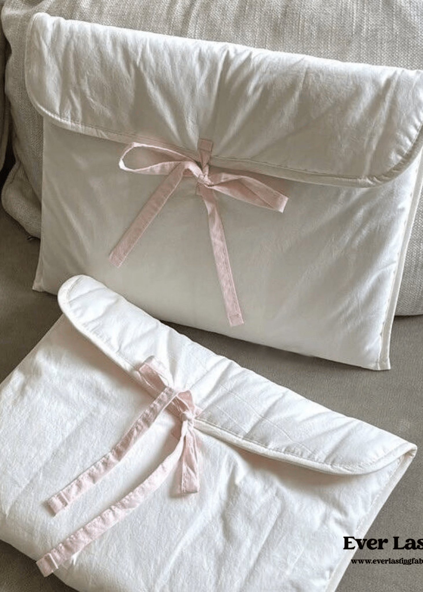 Coquette Laptop Case / Black + Pink - Ever Lasting