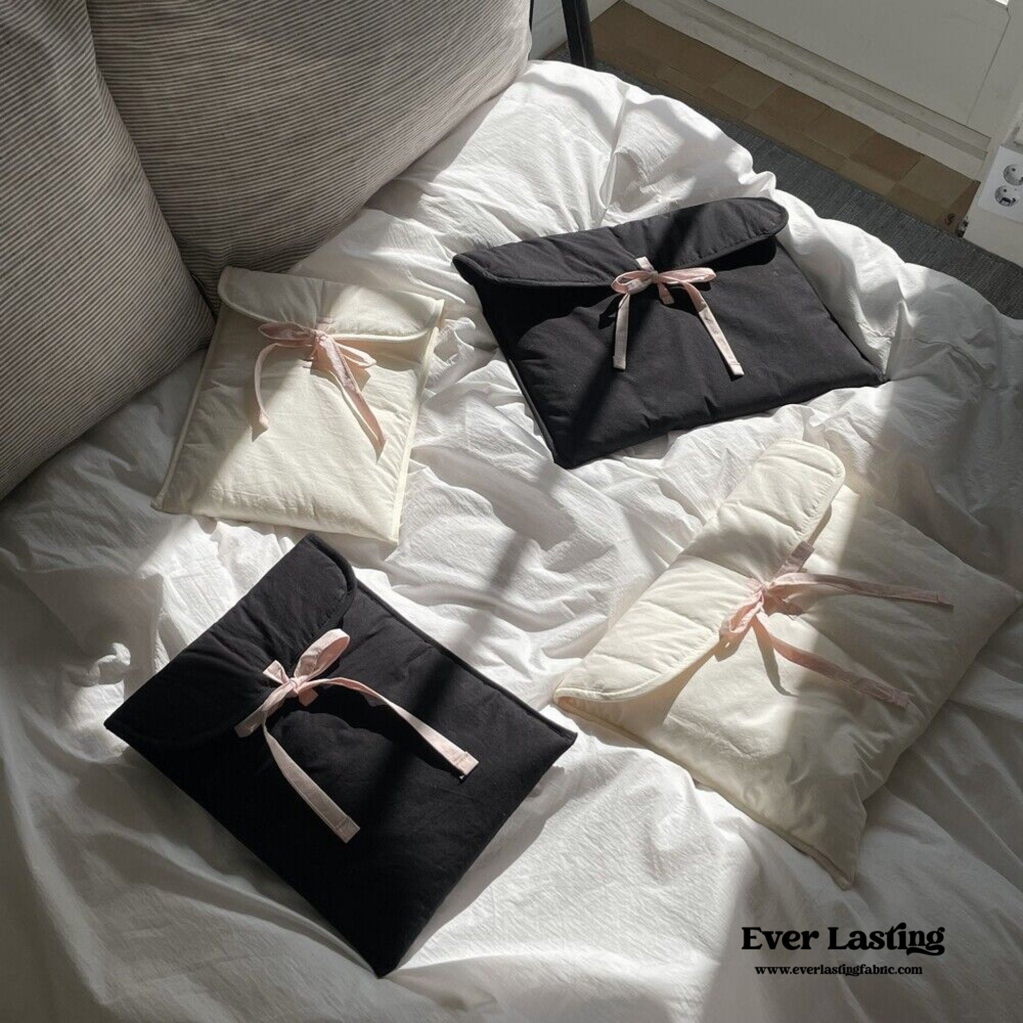 Coquette Laptop Case / Black + Pink - Ever Lasting