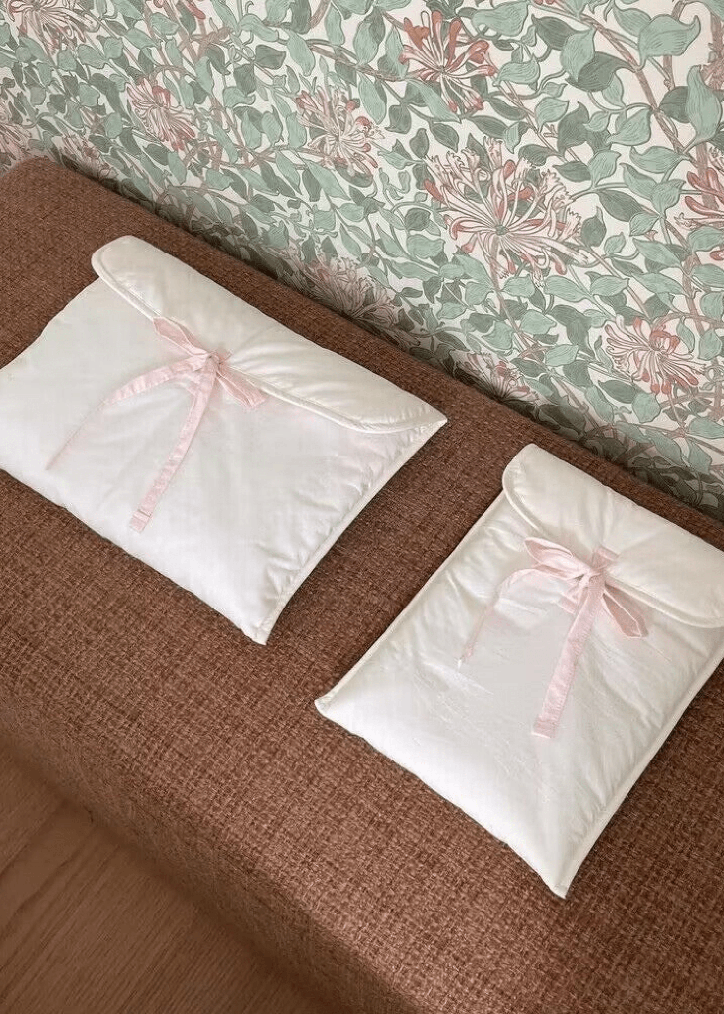 Coquette Laptop Case / Black + Pink - Ever Lasting