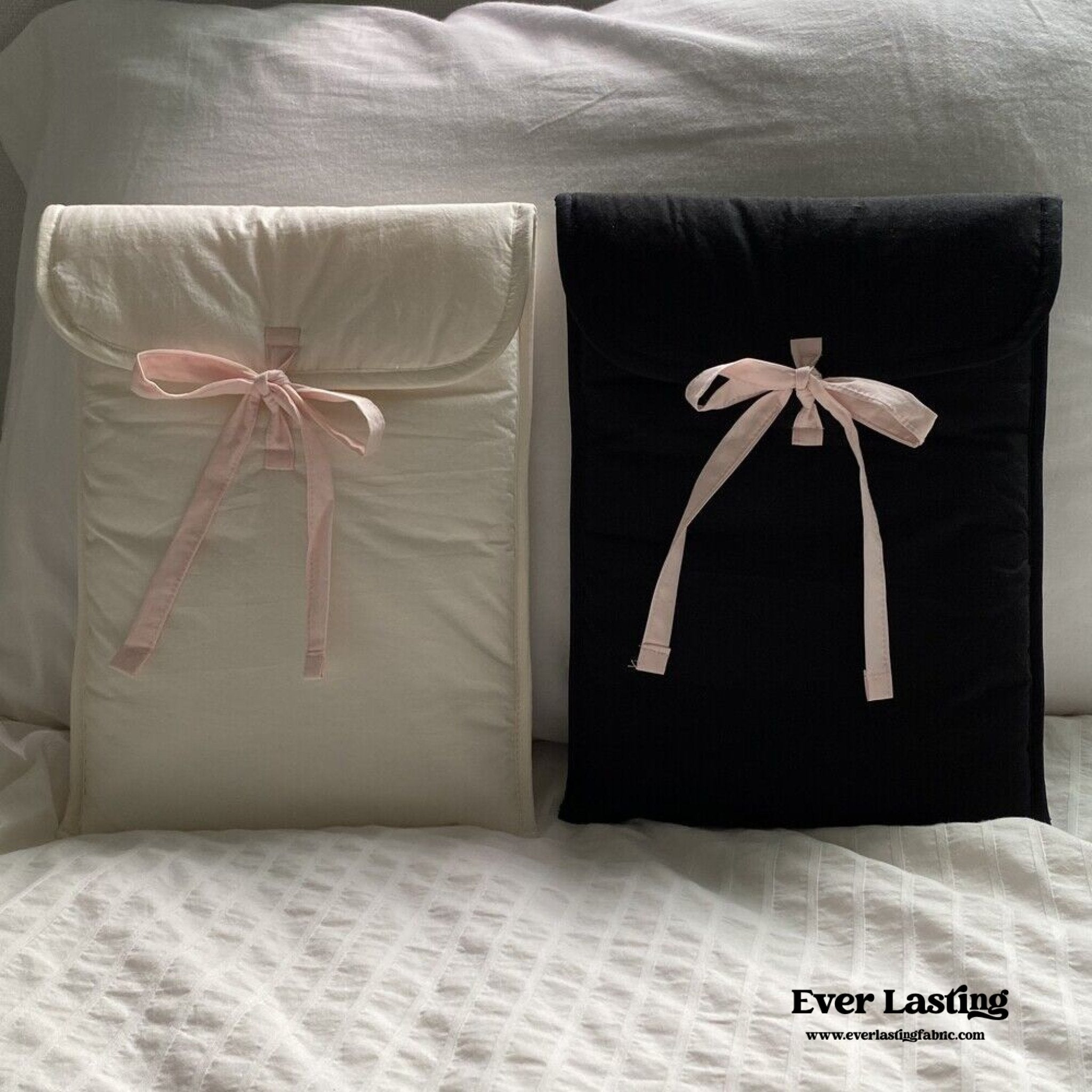 Coquette Laptop Case / Pink + White - Ever Lasting