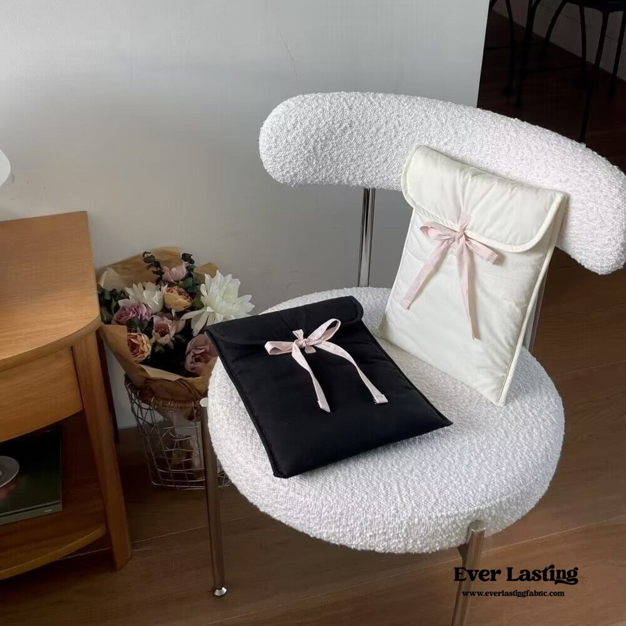 Coquette Laptop Case / Pink + White - Ever Lasting