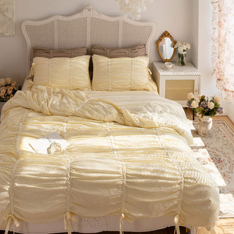 Coquette Ruffle Bedding Set With Ties / Brown