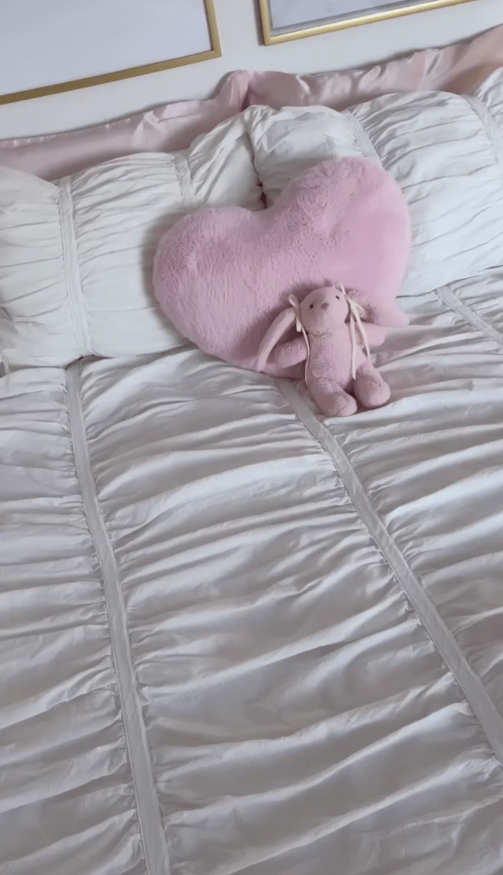  - Ever Lasting - Coquette Ruffle Bedding Set with Ties / Pink - Bedding Set - Ever Lasting