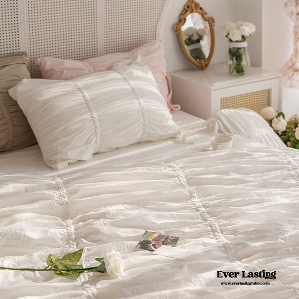 Coquette Ruffle Bedding Set With Ties / White Medium Flat