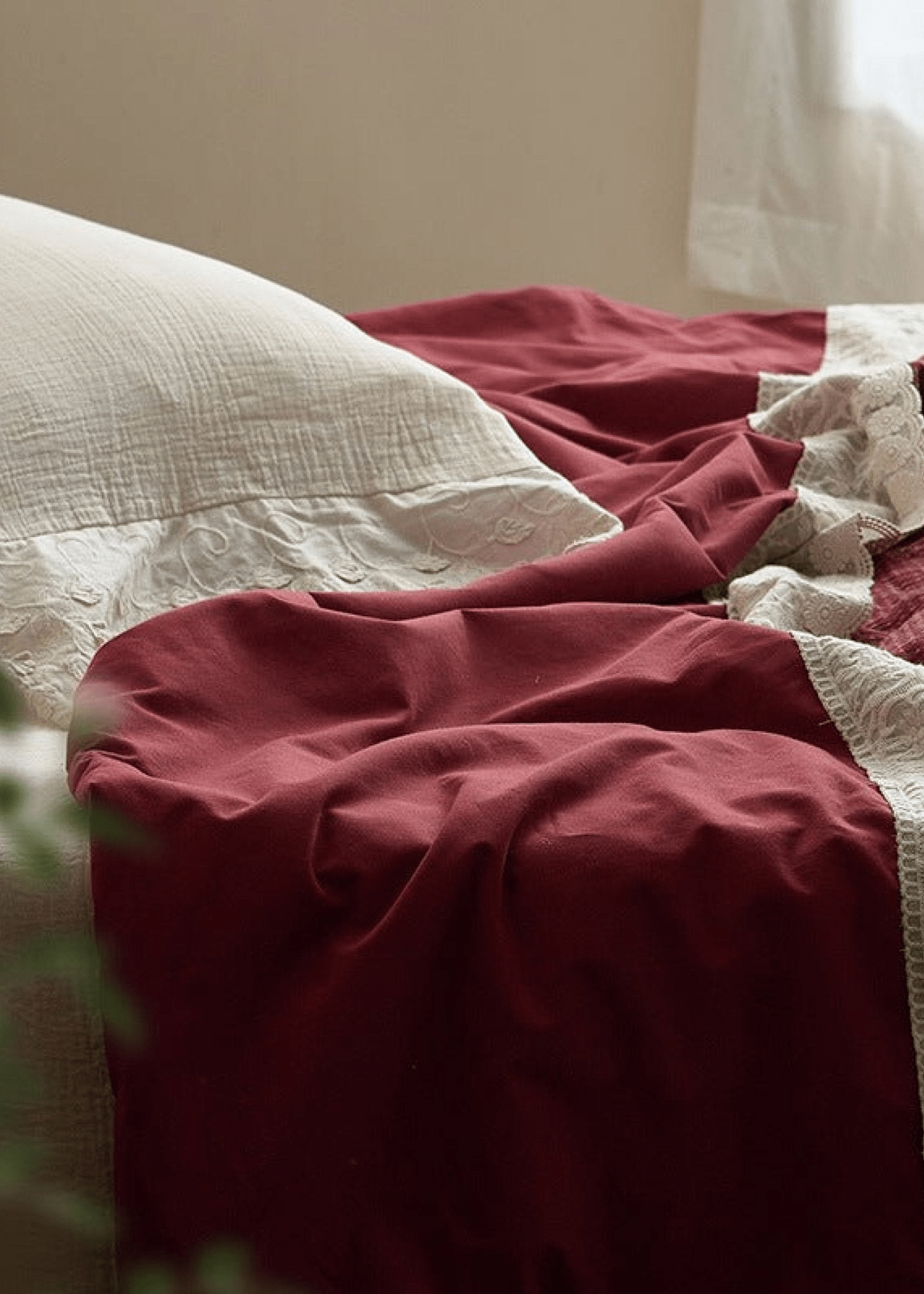  - Ever Lasting - Cotton Quilt with Lace Trim – Soft Textured Bed Blanket for All Seasons / Red & Brown - Blanket - Ever Lasting