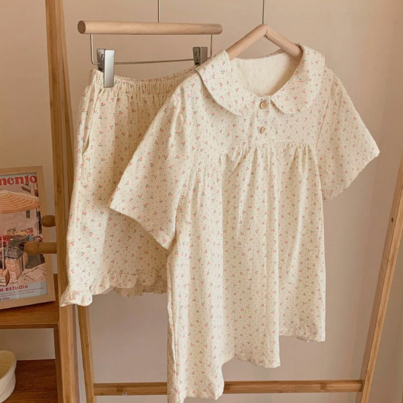Cream Floral Short Sleeves And Pajama Set / One Size Pajamas
