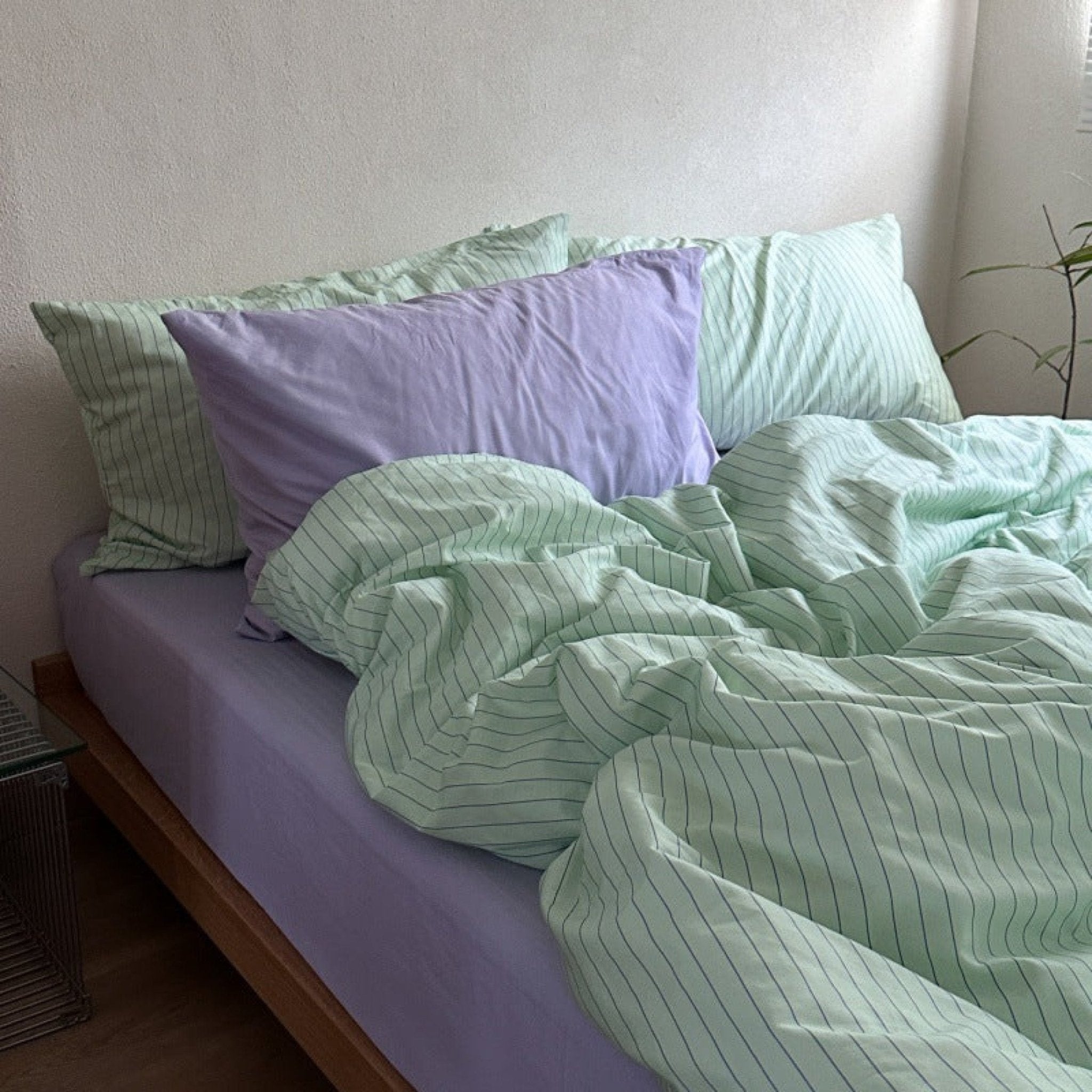 Daisy Mint Fresh Striped Bedding Set / Purple & Striped - Ever Lasting