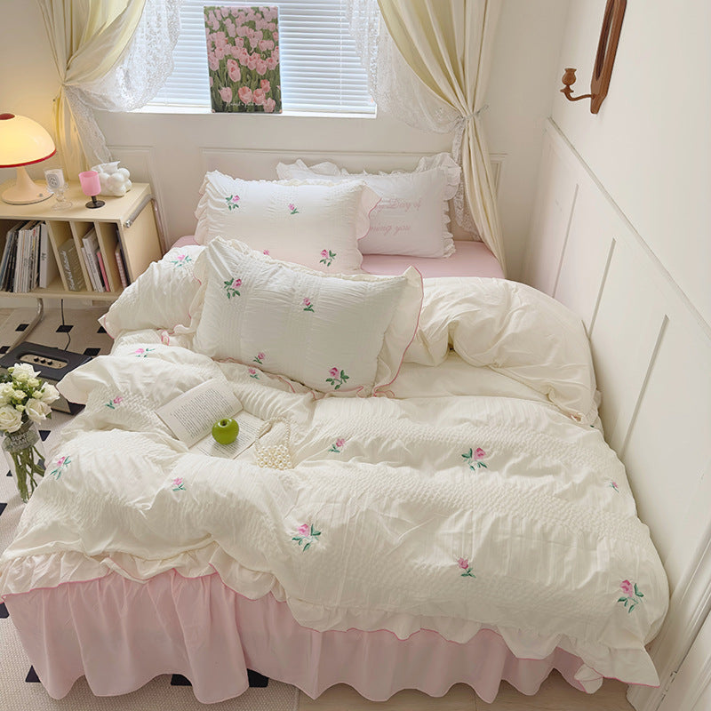 Dreamy Embroidered Ruffle Bedding Set / Roses Rose Small Flat