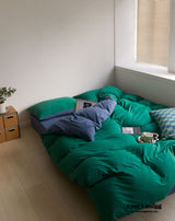 Duo Bedding Set / Green + Blue