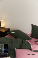 Duo Maximalist Jersey Knit Bedding Set / Barbie Pink + Forest Green