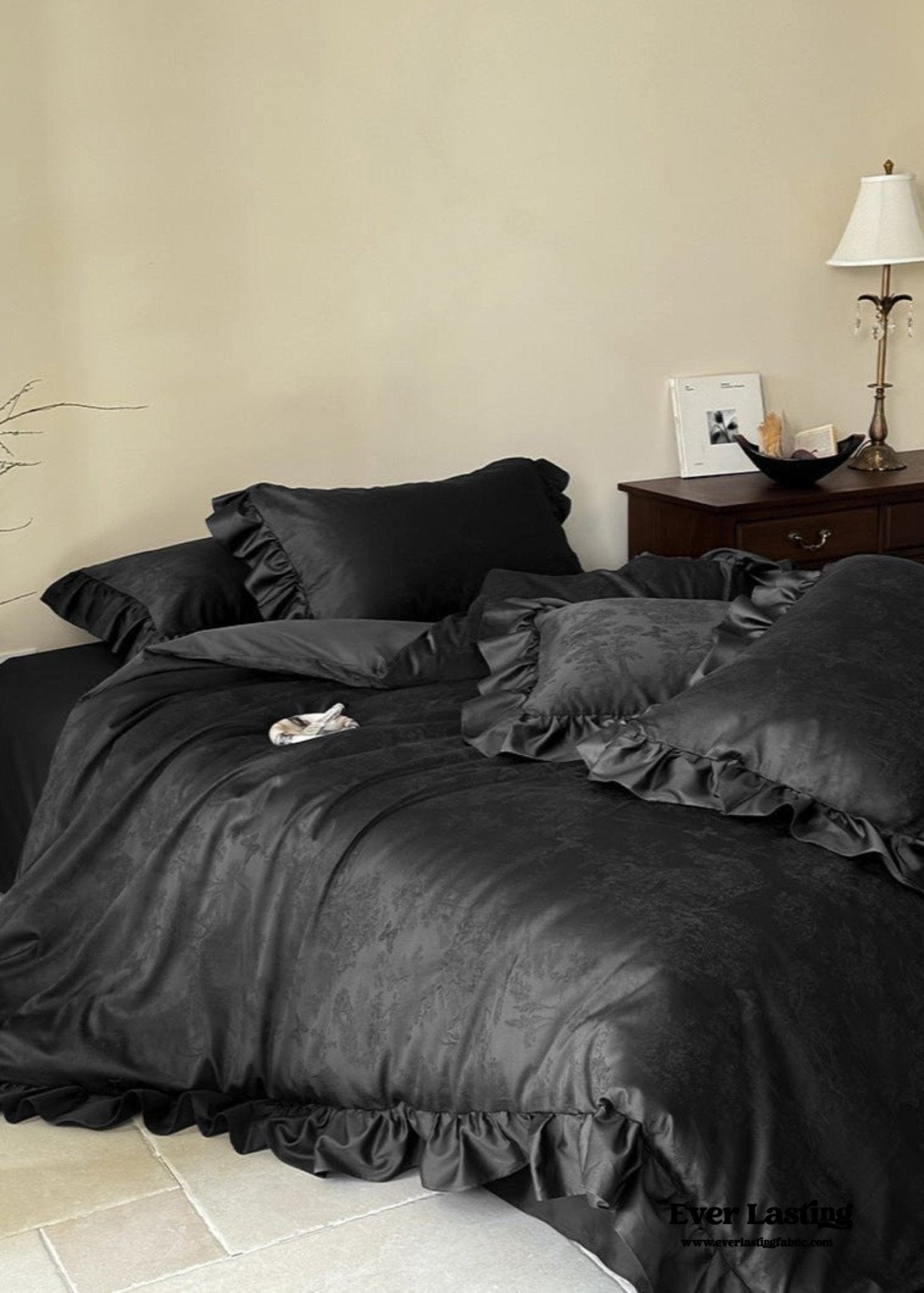 Elise French Lace Jacquard Satin Bedding Set / Dark Gray - Ever Lasting