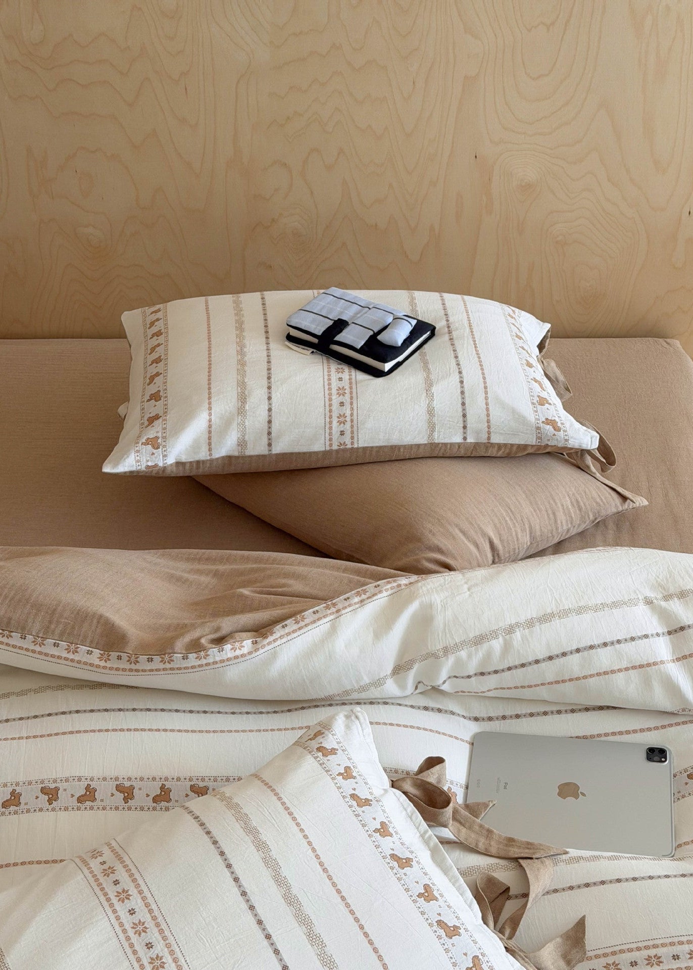 -Ever Lasting - Eliza Jacquard Bedding Set / Gray -Bedding Set -Ever Lasting