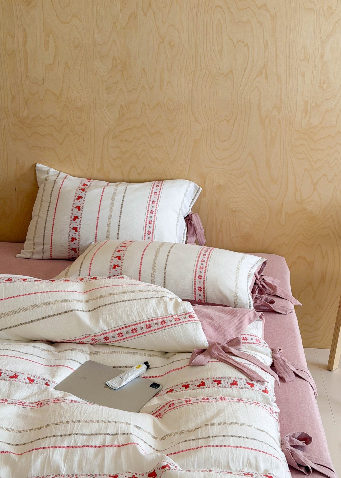 -Ever Lasting - Eliza Jacquard Bedding Set / Gray -Bedding Set -Ever Lasting