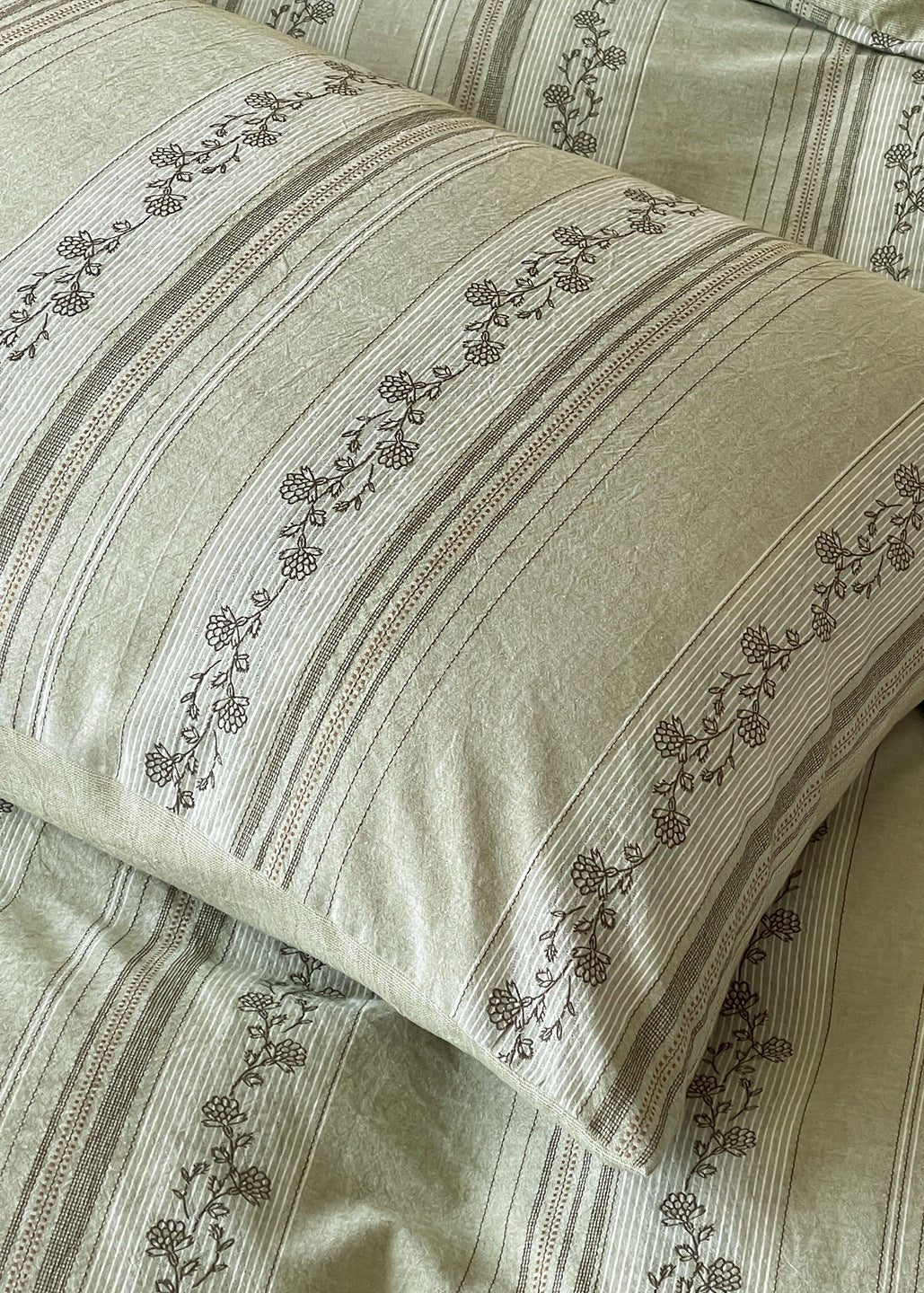 -Ever Lasting - Eloise Jacquard Bedding Set / Beige -Bedding Set -Ever Lasting