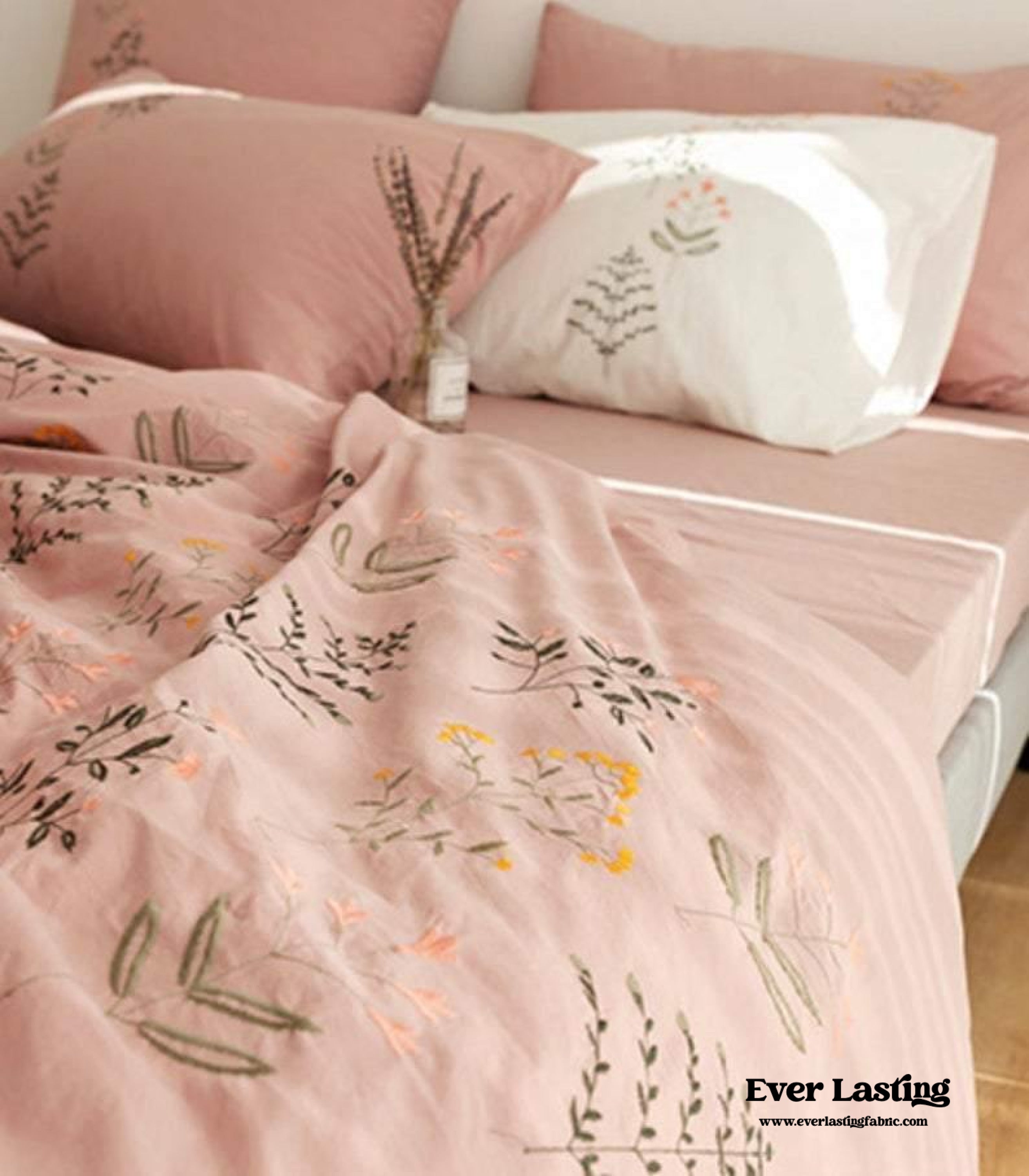 Embroidered Bedding Set / Pink - Ever Lasting