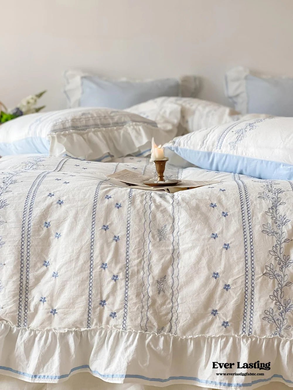  - Ever Lasting - Embroidered French Lace Ruffle Small Room Bedding Set / Blue - Bedding Set - Ever Lasting