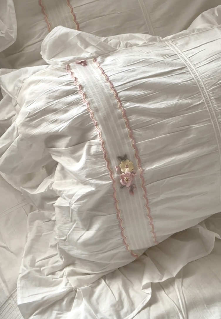  - Ever Lasting - Embroidered Lace Ruffle Bedding Set / Pink - Bedding Set - Ever Lasting