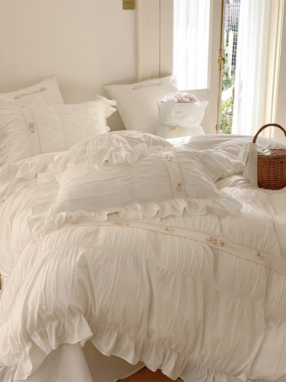  - Ever Lasting - Embroidered Lace Ruffle Bedding Set / Pink - Bedding Set - Ever Lasting