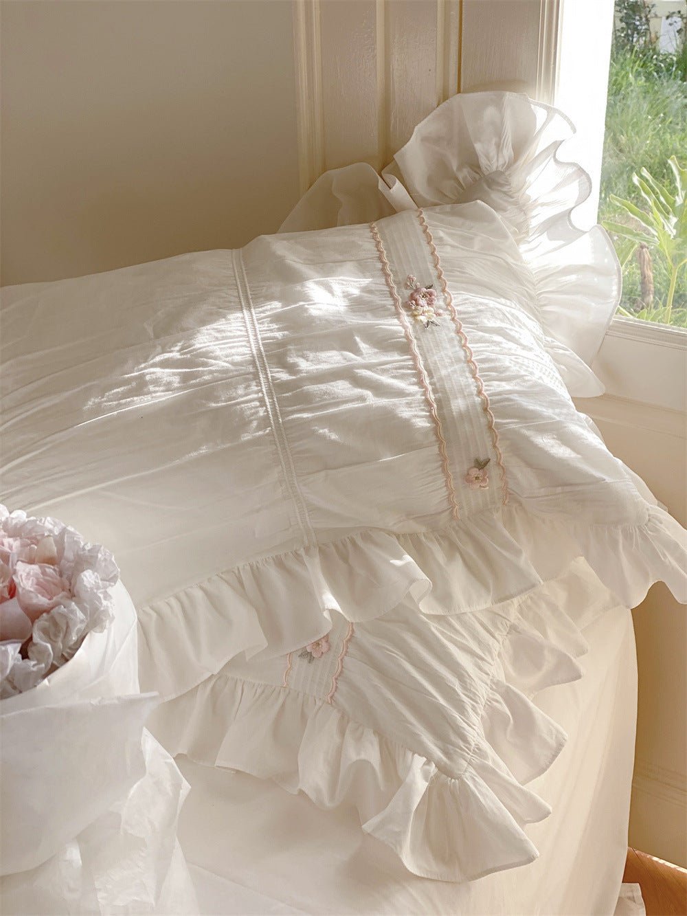  - Ever Lasting - Embroidered Lace Ruffle Bedding Set / White - Bedding Set - Ever Lasting