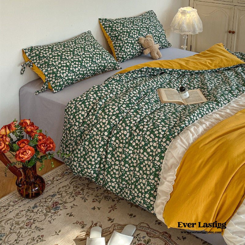 Floral Patchwork Bedding Set / Purple