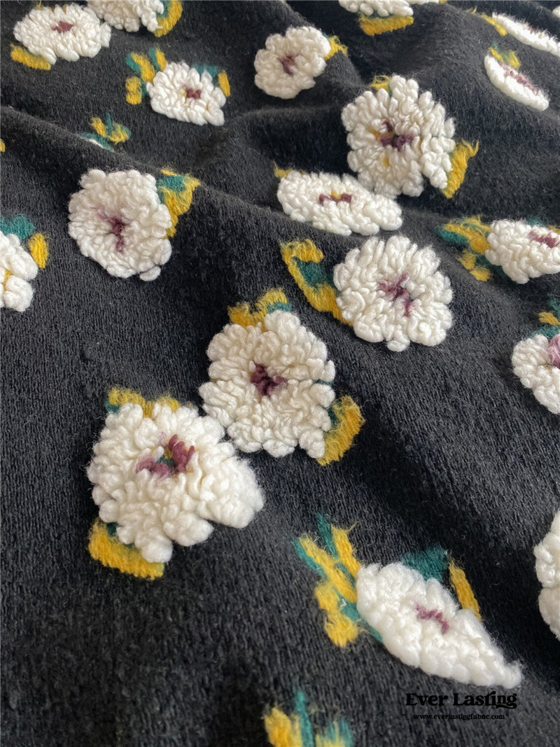 Floral Wool Velvet Blanket / Beige Blankets