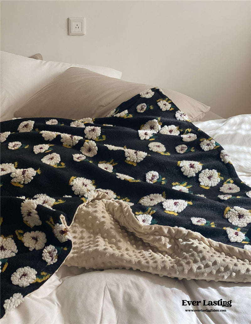 Floral Wool Velvet Blanket / Beige Blankets