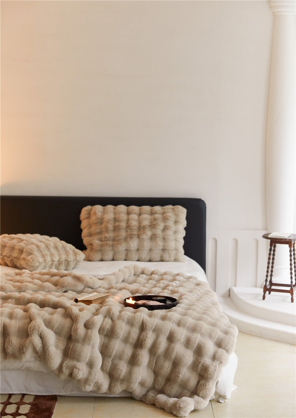  - Ever Lasting - Fluffy Plush Throw Blanket / White - Blankets - Ever Lasting