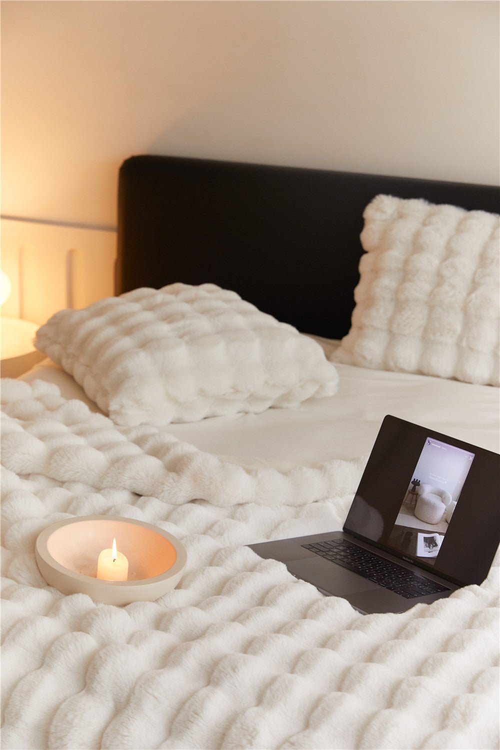  - Ever Lasting - Fluffy Plush Throw Blanket / White - Blankets - Ever Lasting