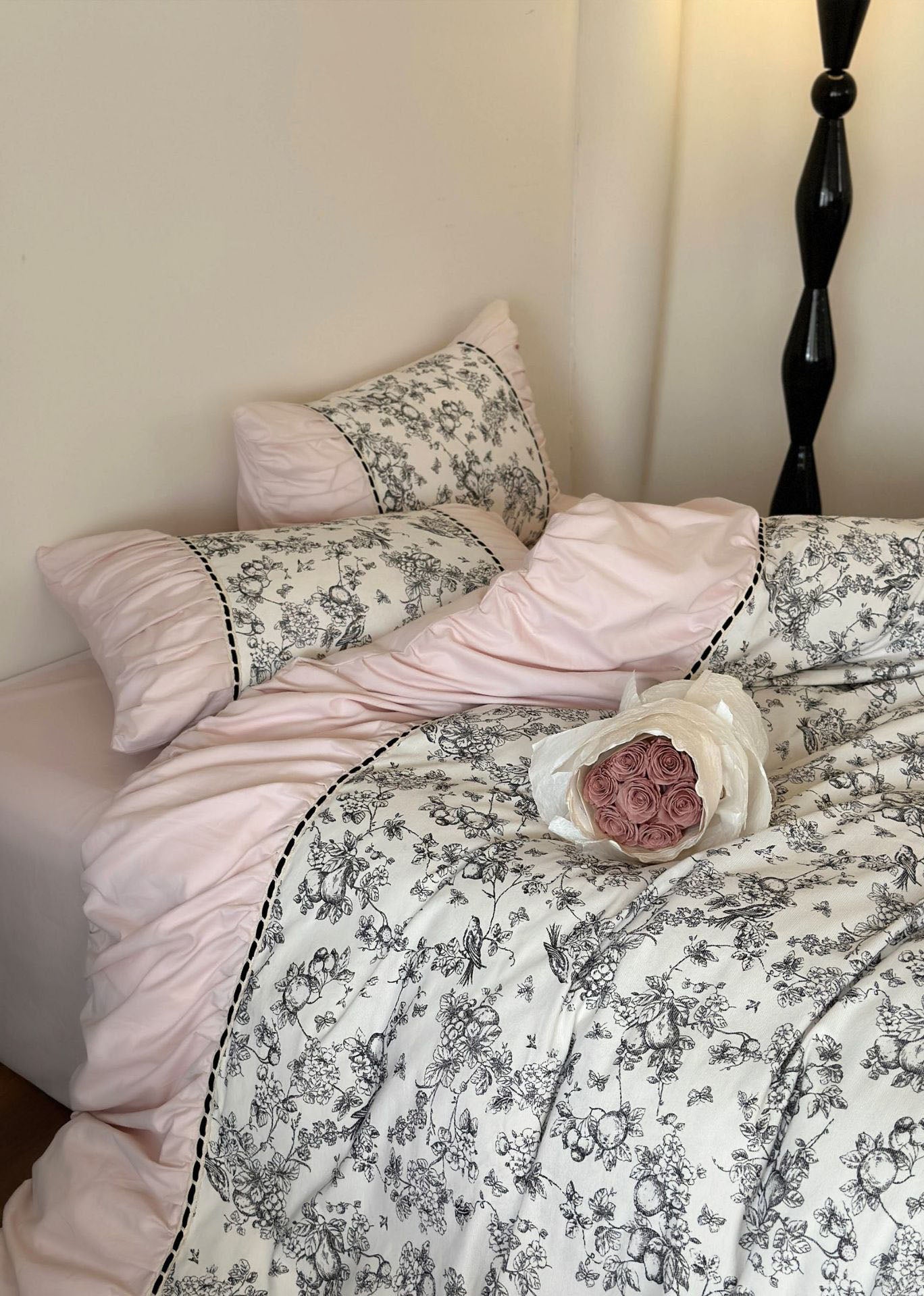  - Ever Lasting - French Black Lace Bedding Set / Pink - Bedding Set - Ever Lasting