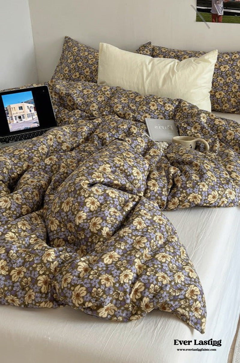 Garden Floral Vintage Bedding Set / Brown