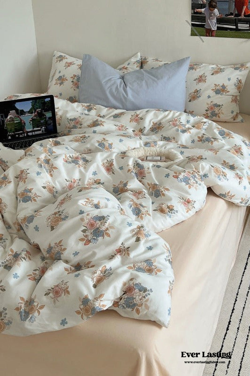 Garden Floral Vintage Bedding Set / Rose