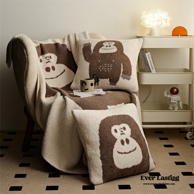 Go Chimpanzee Blanket & Pillows / Black Blankets