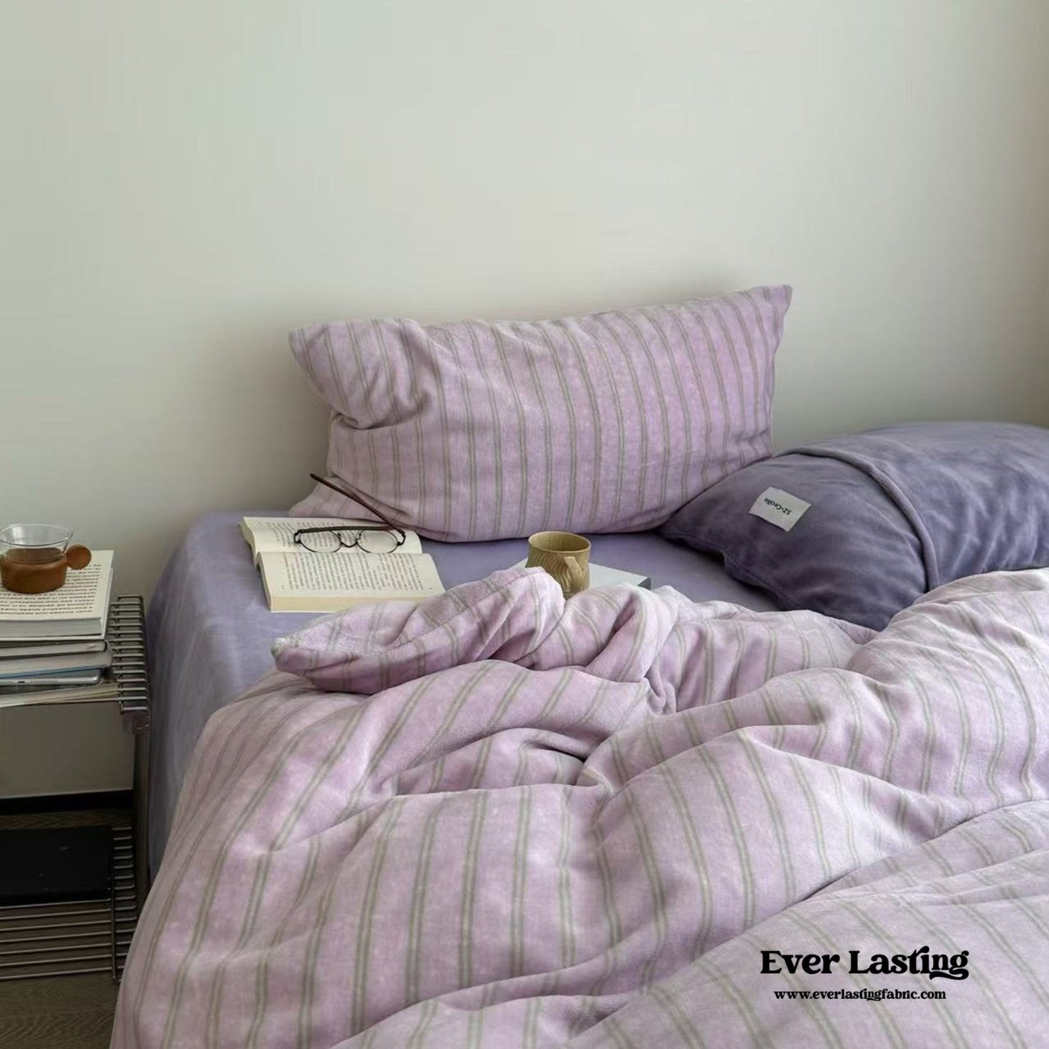 Hazel Minimalist Stripe Velvet Bedding Set / Blue - Ever Lasting