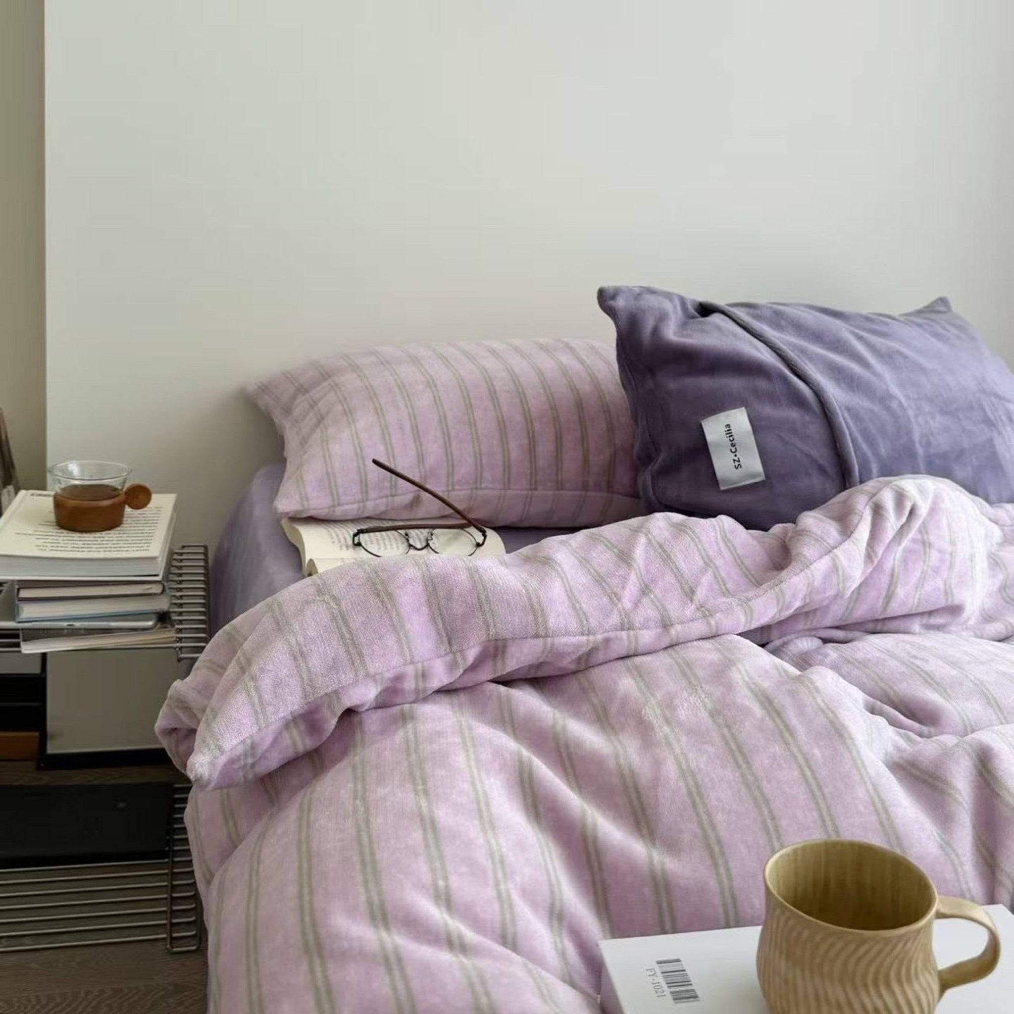 Hazel Minimalist Stripe Velvet Bedding Set / Gray - Ever Lasting