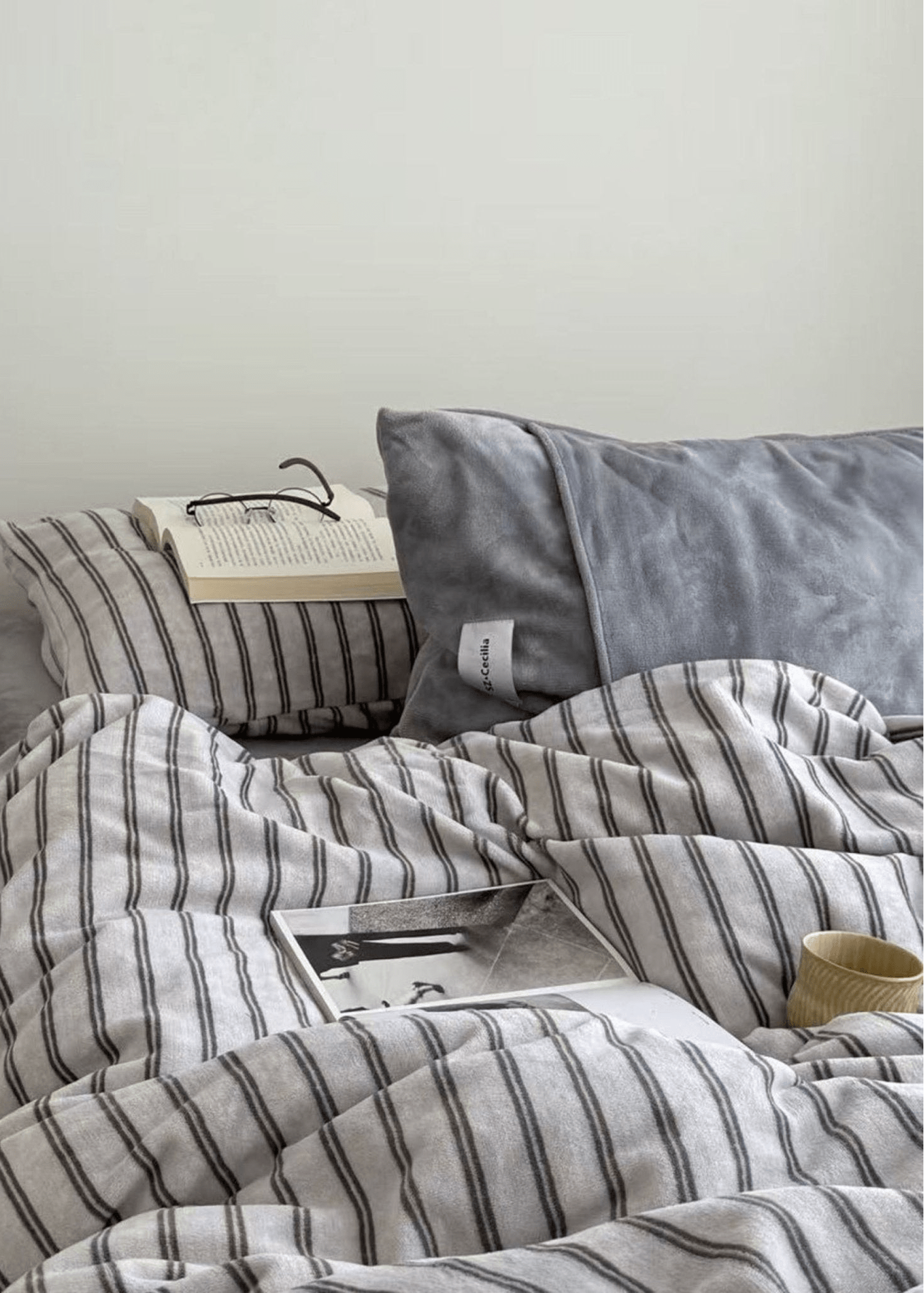 - Ever Lasting - Hazel Minimalist Stripe Velvet Bedding Set / Gray - Bedding Set - Ever Lasting