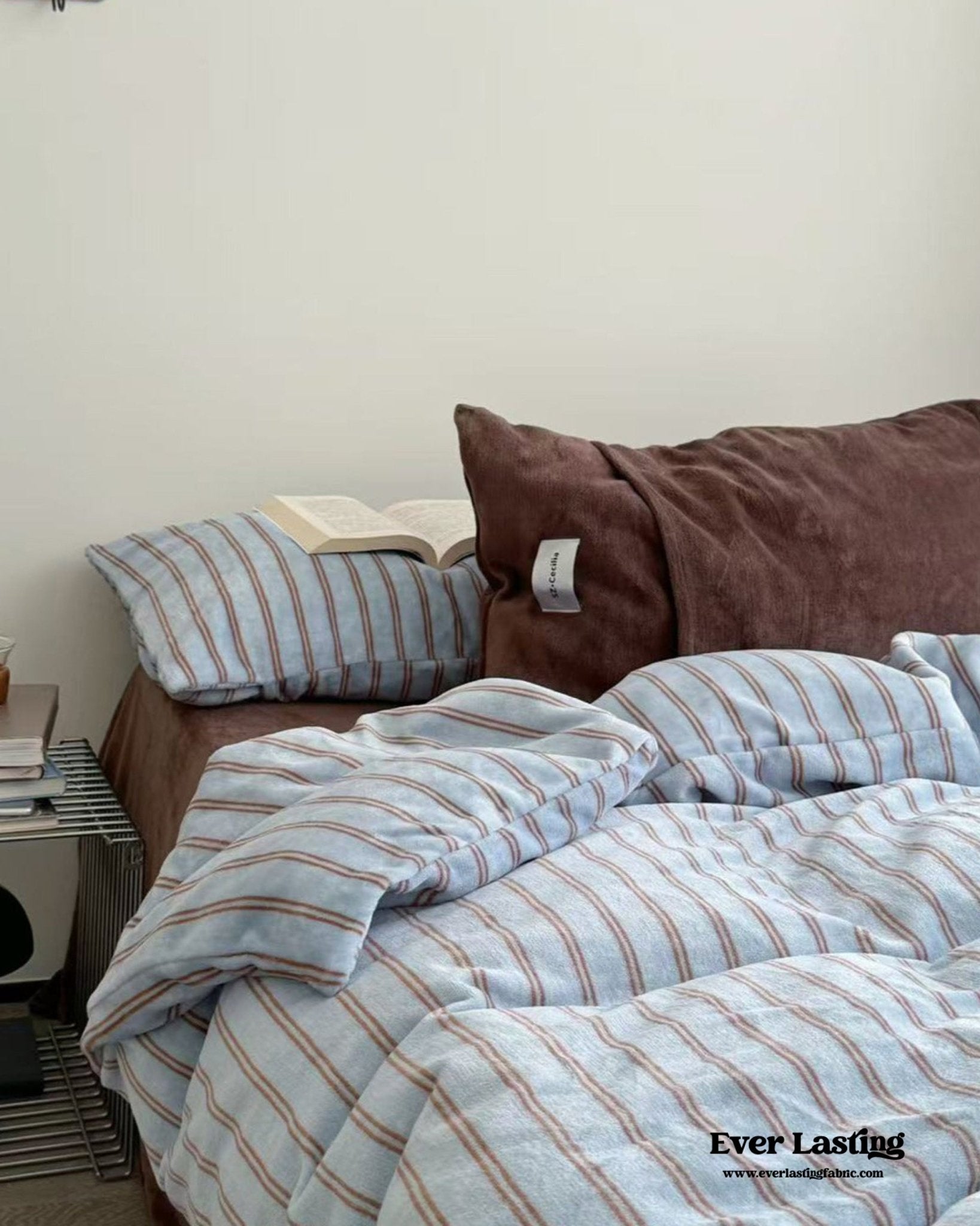 Hazel Minimalist Stripe Velvet Bedding Set / Pink - Ever Lasting