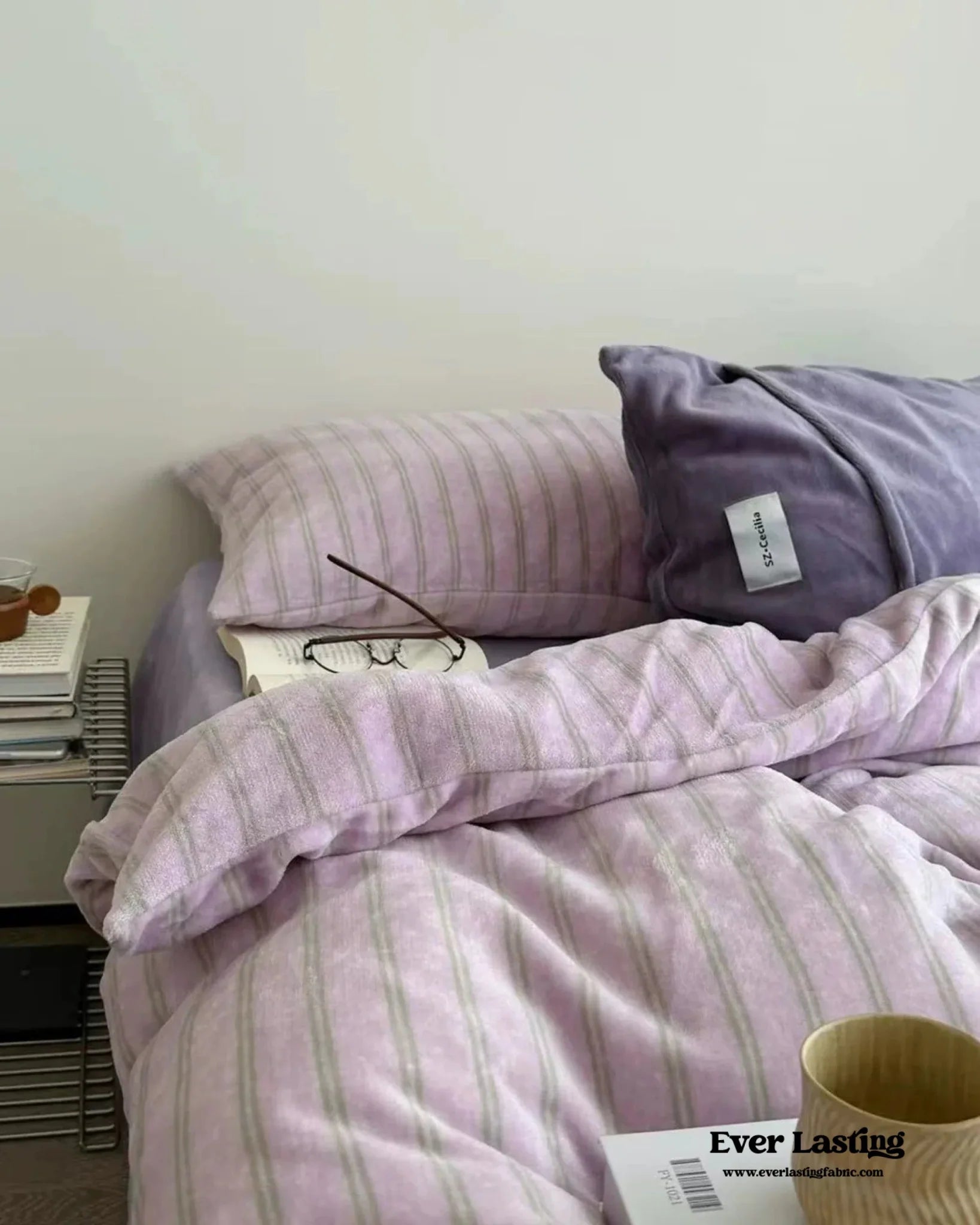 Hazel Minimalist Stripe Velvet Bedding Set / Pink - Ever Lasting
