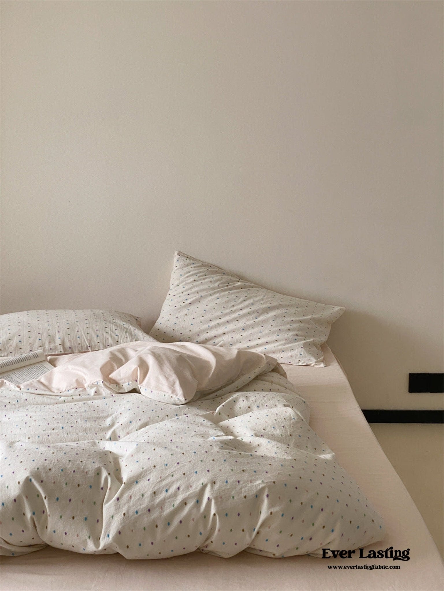 Iris Polka Dot Jacquard Bedding Set - Ever Lasting