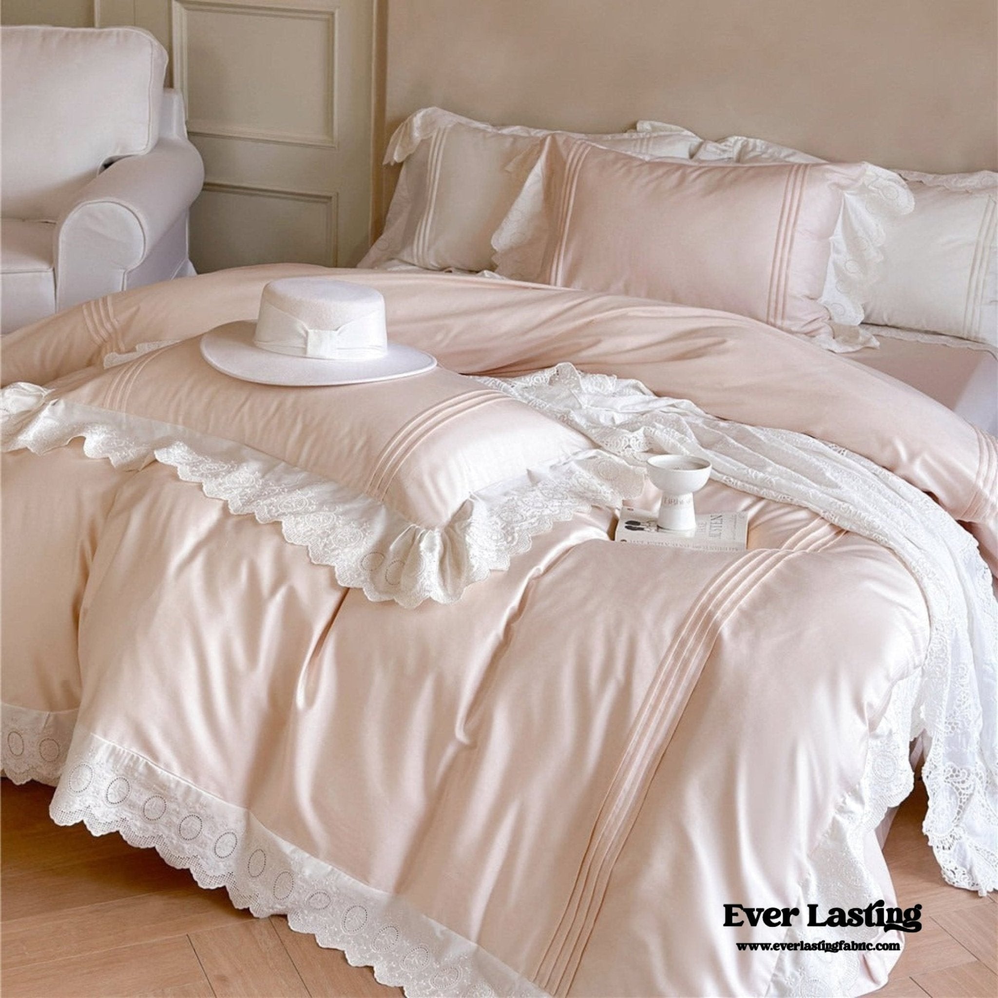 Isabelle Silky Cottage Ruffled Bedding Set / White - Ever Lasting