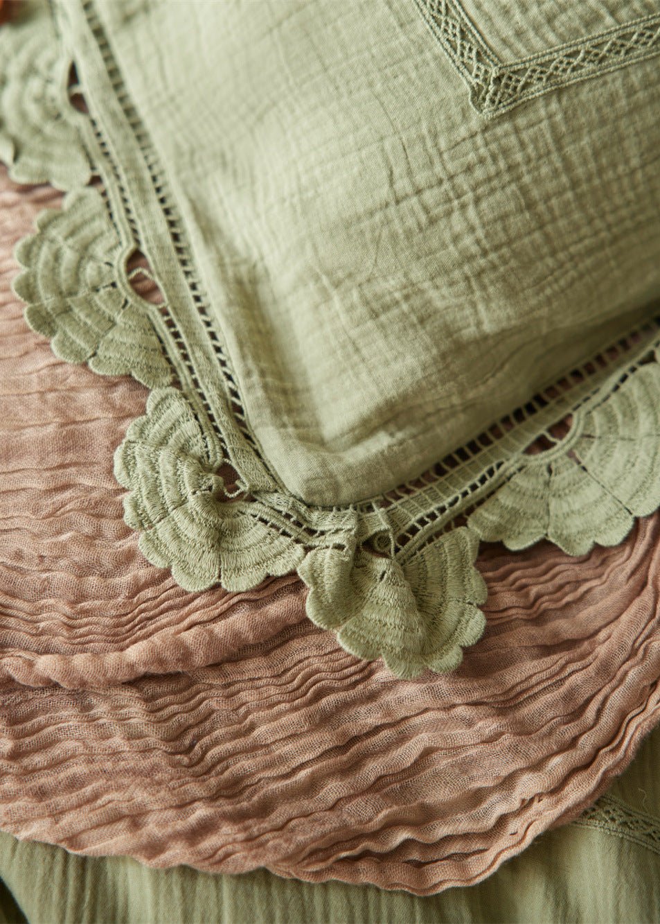 Isadora Lace Ruffle Double Gauze Bedding Set / Purple - Ever Lasting