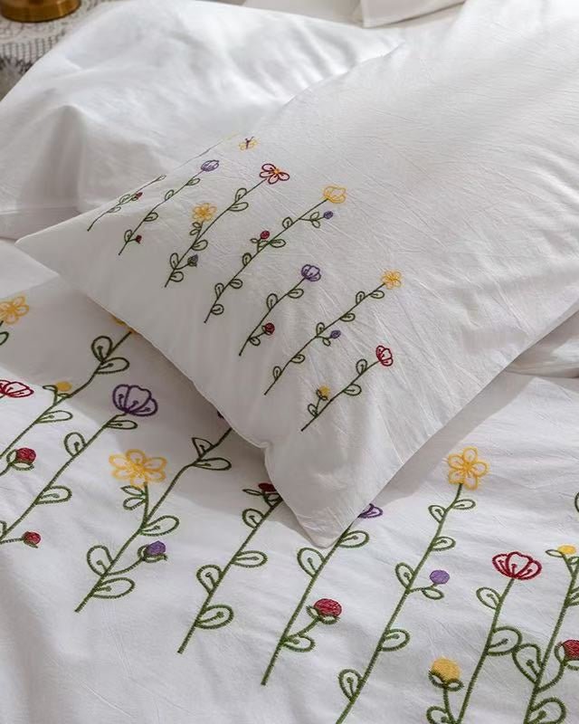 Isla White Floral Embroidered Bedding Set / Rainbow - Ever Lasting