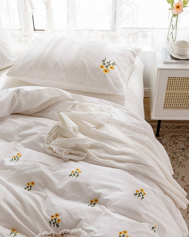 Isla White Floral Embroidered Bedding Set / Rainbow - Ever Lasting