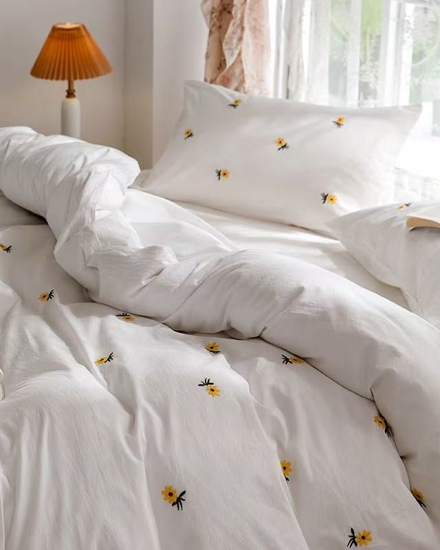 Isla White Floral Embroidered Bedding Set / Rainbow - Ever Lasting
