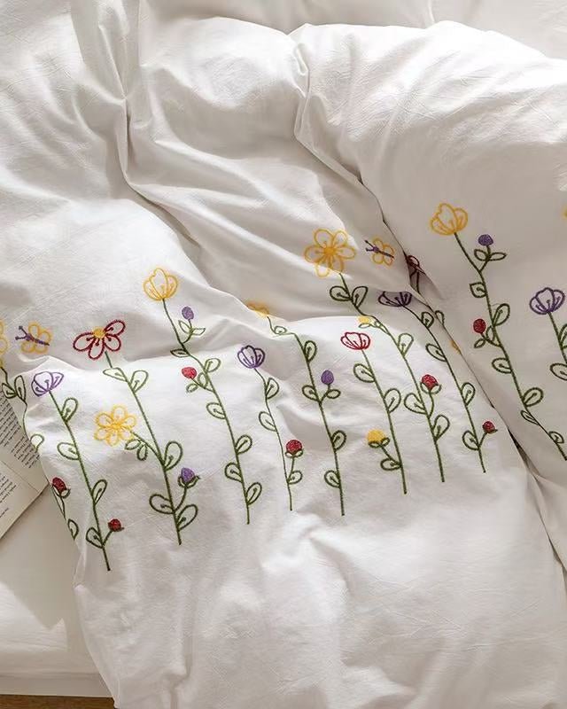 Isla White Floral Embroidered Bedding Set / Rainbow - Ever Lasting