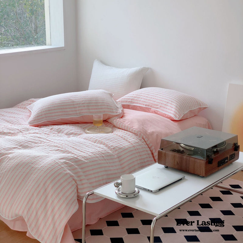 Soft Jacquard Bedding Set / Pink Medium Fitted