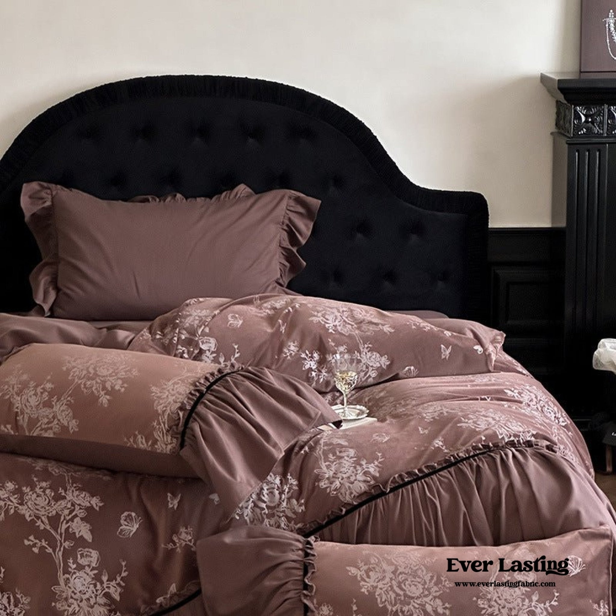 Jacquard Gilded Velvet Ruffled Bedding Set / Brown - Ever Lasting