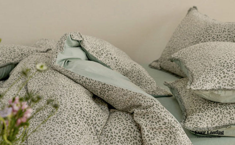 Jacquard Tufted Floral Bedding Set / Cheetah Green