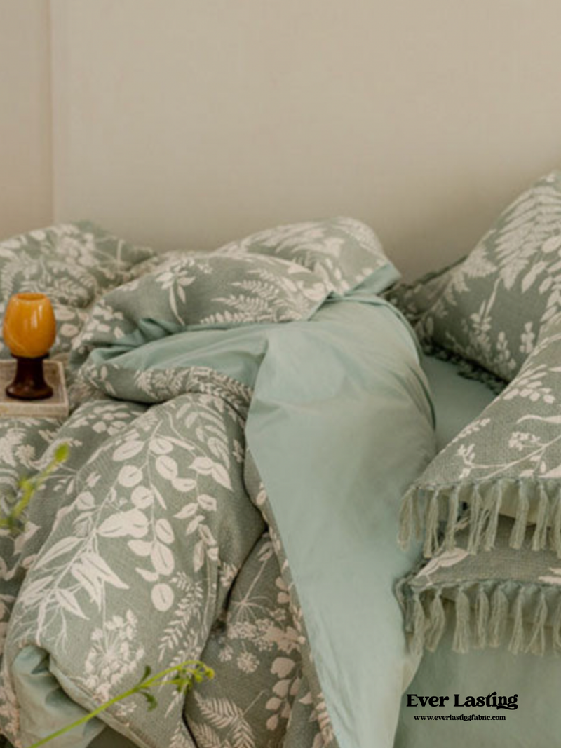 Jacquard Tufted Floral Bedding Set / Cheetah Green