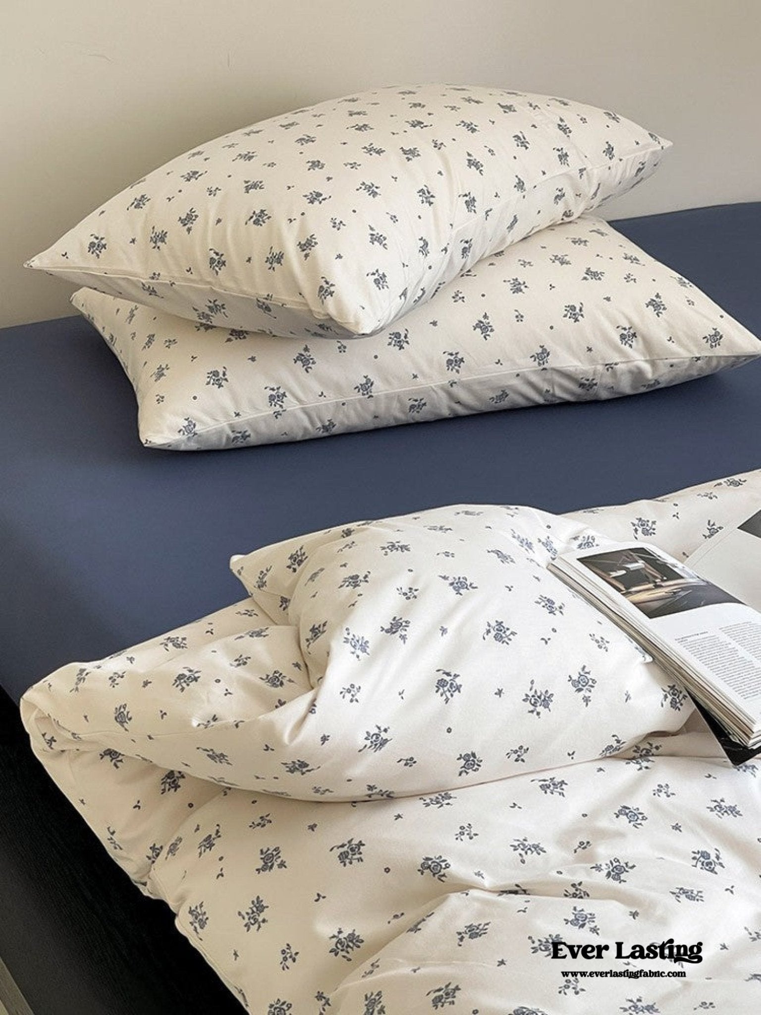 Jersey Knit Cotton Floral Bedding Set / White + Dark Blue - Ever Lasting